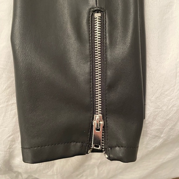 Zara Faux Leather Pants 🖤 - Picture 5 of 7